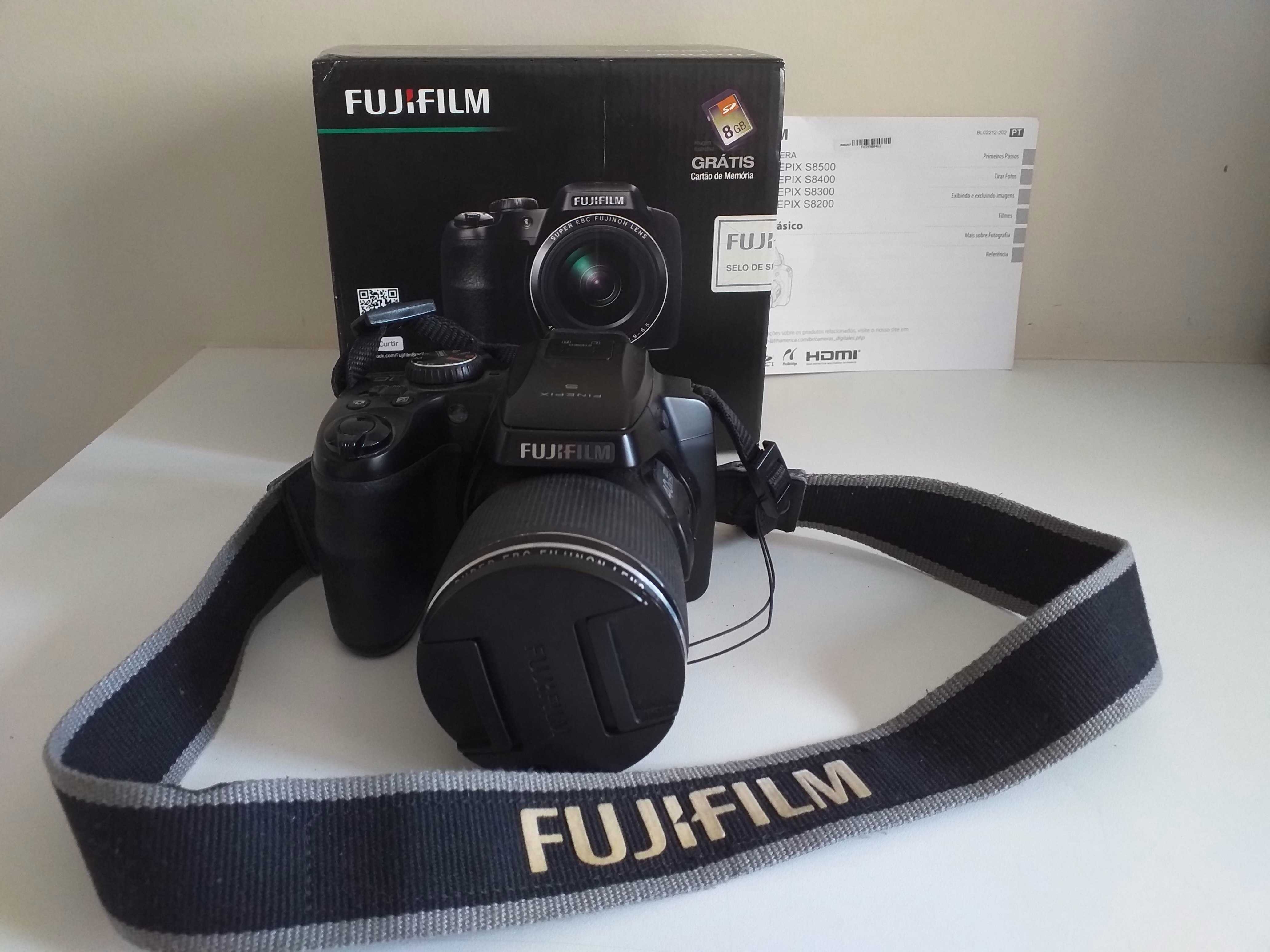 Camera FUJIFILM Finepix S8200