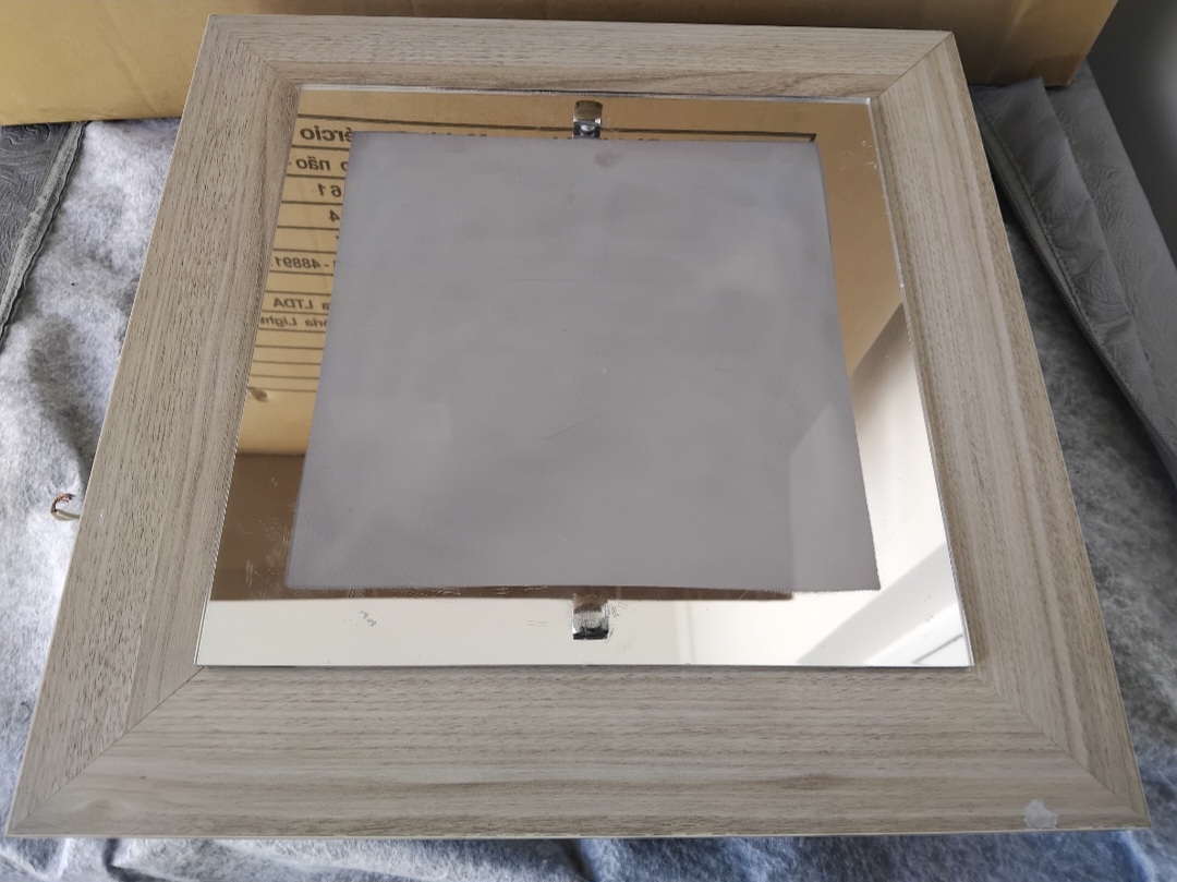 Plafon em madeira quadrado 33x33cm